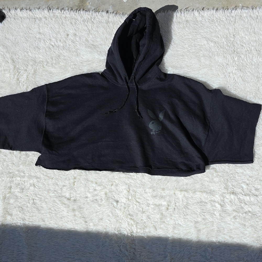 Playboy Bunny Logo Pullover Hoodie - Classic Black - 2XL
This‎ hoodie Is Cropped